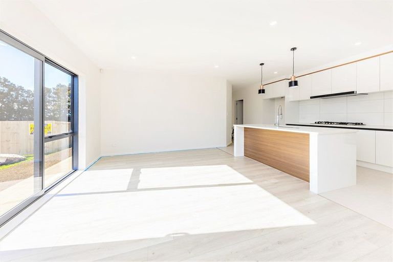 Photo of property in 21 Tuuhura Road, Pukekohe, 2120