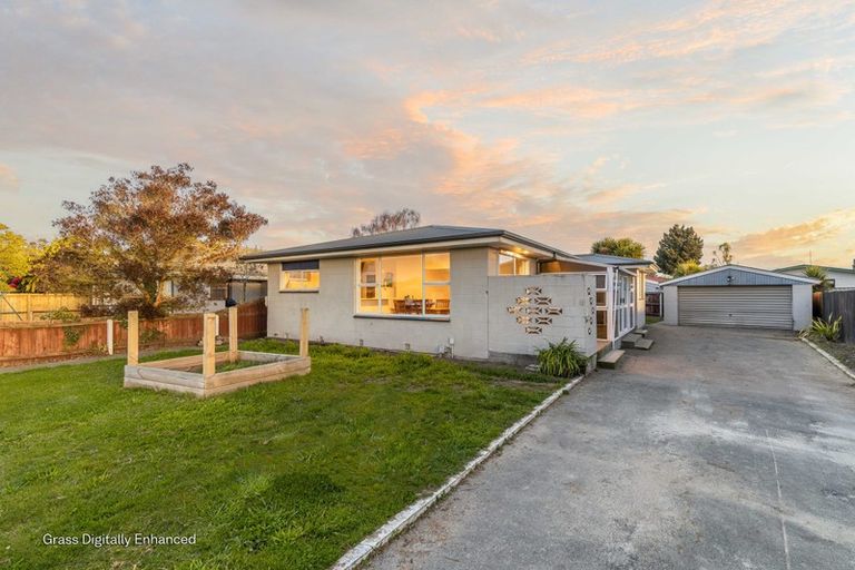 Photo of property in 6 Besant Place, Avondale, Christchurch, 8061