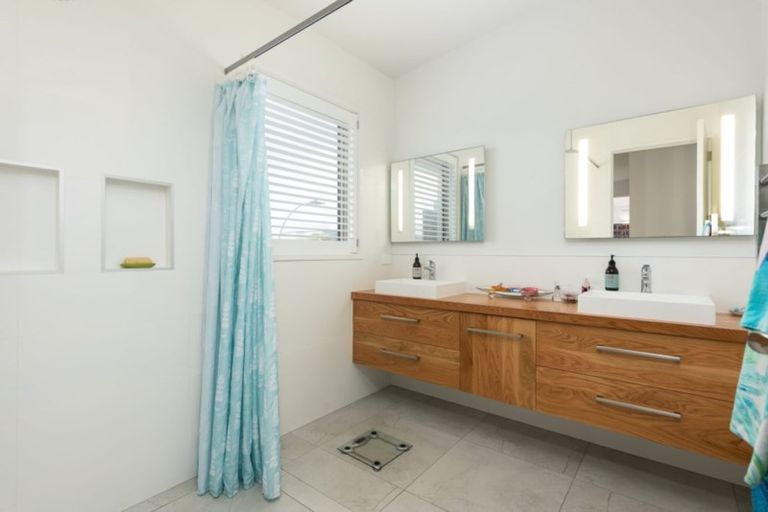 Photo of property in 24a Sunbrae Grove, Mount Maunganui, 3116
