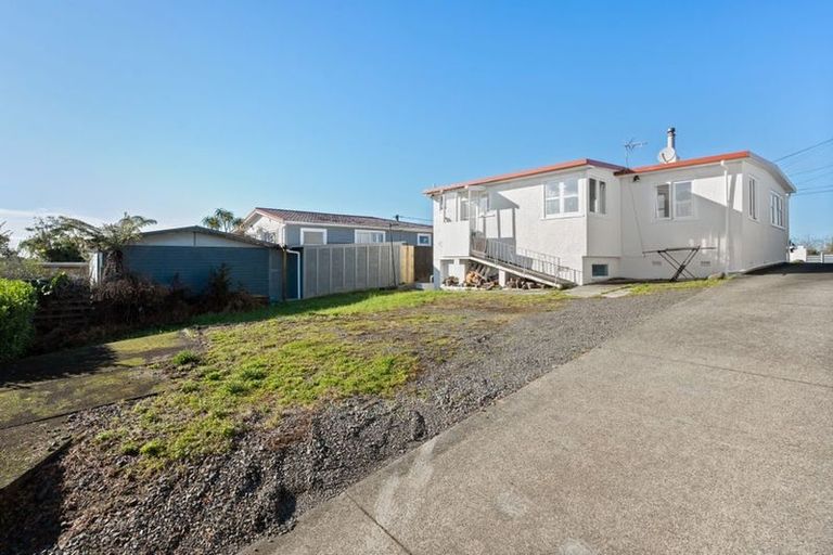 Photo of property in 223 Sturges Road, Henderson, Auckland, 0612