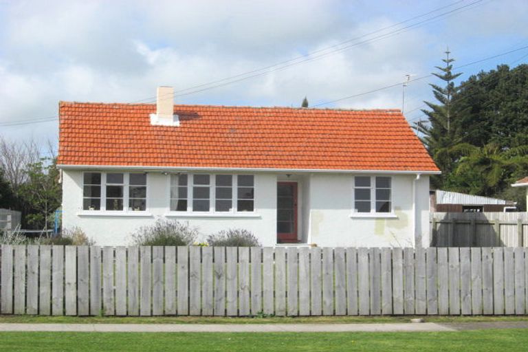 Photo of property in 38 Richmond Street, Waitara, 4320