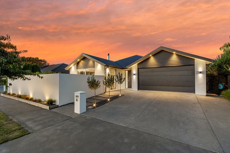 Photo of property in 16 Augustine Drive, Aidanfield, Christchurch, 8025