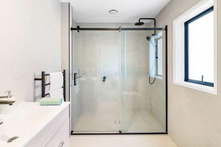 Photo of property in 19a Bradbury Road, Botany Downs, Auckland, 2010