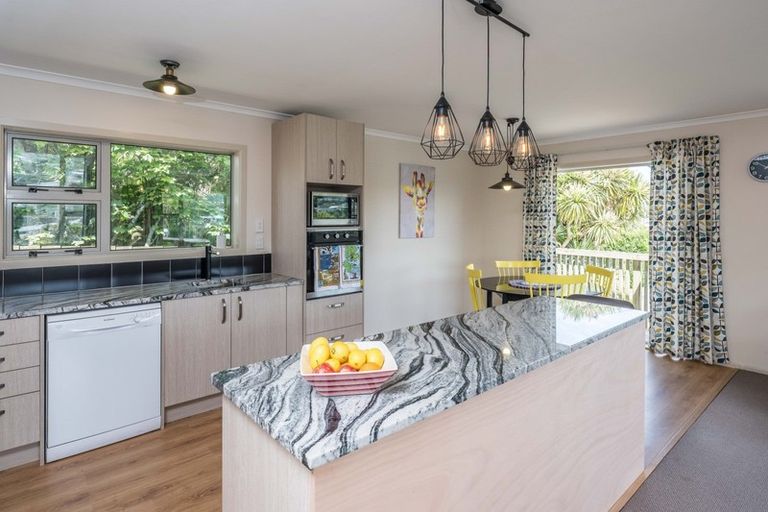 Photo of property in 6 Brydon Way, Paparangi, Wellington, 6037