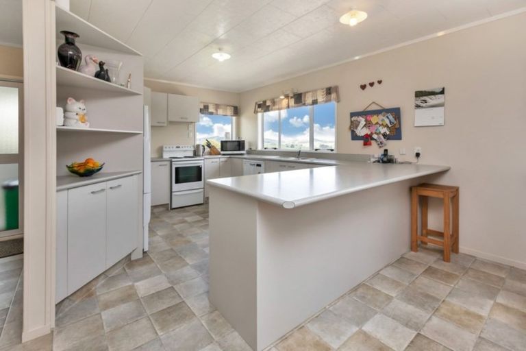 Photo of property in 18 Marohemo Road, Maungaturoto, 0583