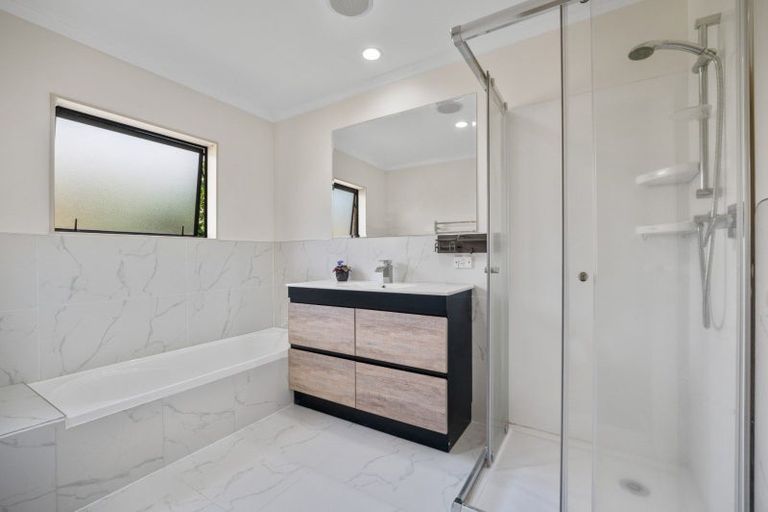 Photo of property in 14 Meadowviews Drive, Welcome Bay, Tauranga, 3112