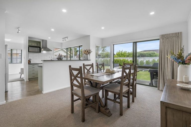 Photo of property in 22 Lakeside Drive, Orewa, 0931