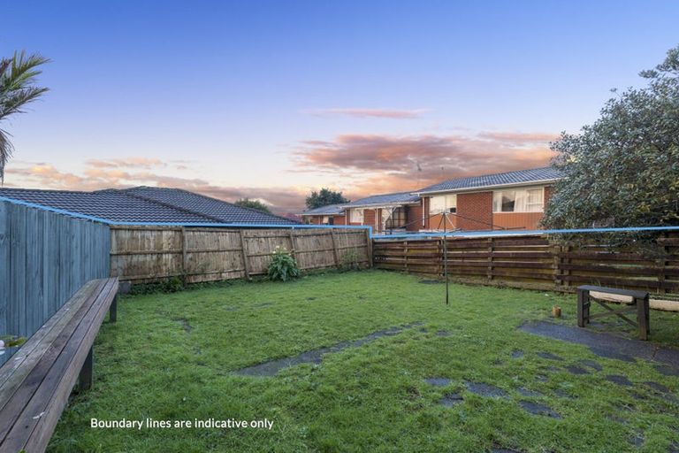 Photo of property in 2/43 Rimu Street, New Lynn, Auckland, 0600