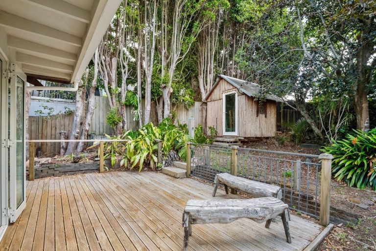 Photo of property in 117 Tanekaha Road, Titirangi, Auckland, 0604