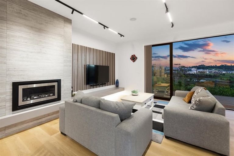 Photo of property in 6 Kina Place, Long Bay, Auckland, 0630