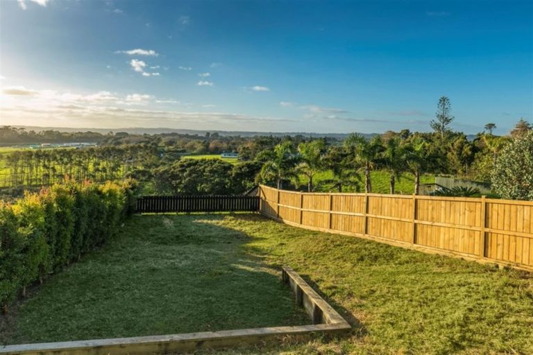 Photo of property in 50 Hobsonville Road, West Harbour, Auckland, 0618