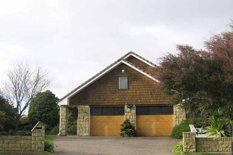 Photo of property in 14 Hanmer Place, Highbury, Palmerston North, 4412