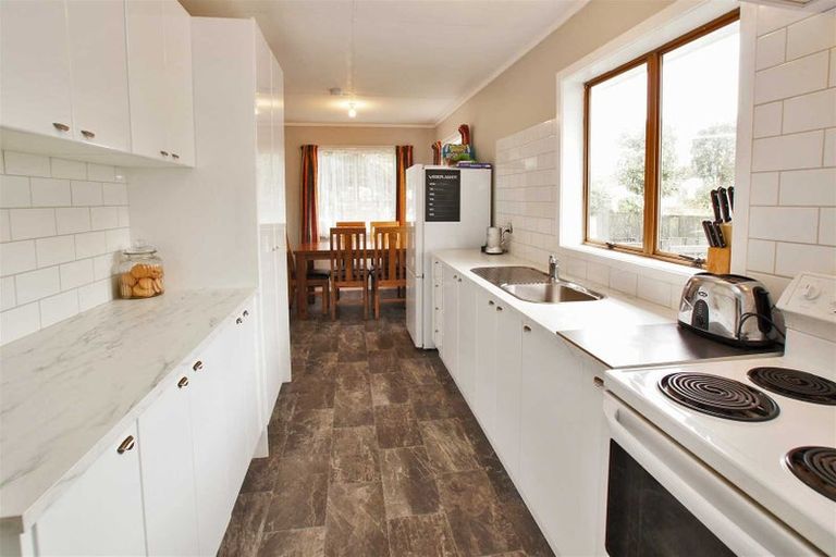 Photo of property in 16 Coventry Road, Melville, Hamilton, 3206