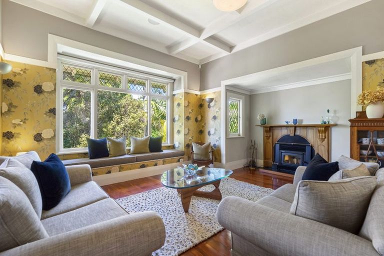 Photo of property in 19 Maritime Terrace, Birkenhead, Auckland, 0626