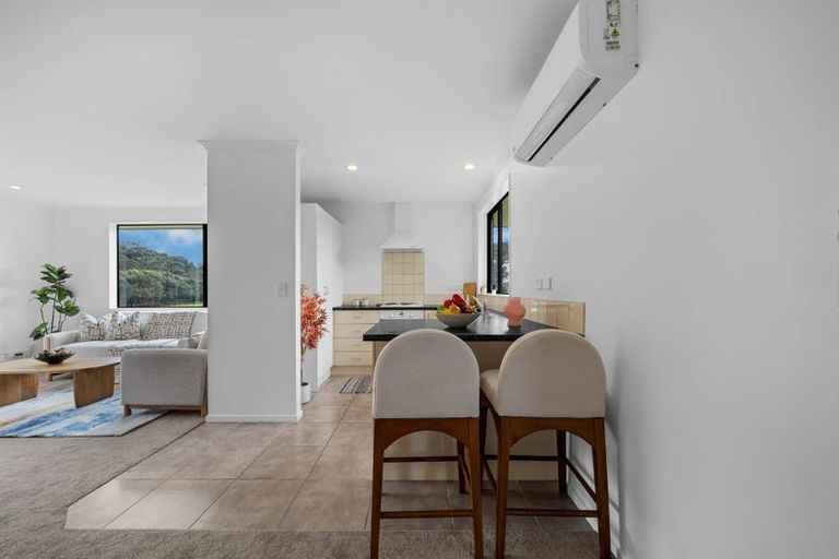 Photo of property in 31 Misty Valley Drive, Henderson, Auckland, 0612