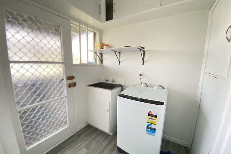 Photo of property in 2/14 Downing Street, Glenfield, Auckland, 0629