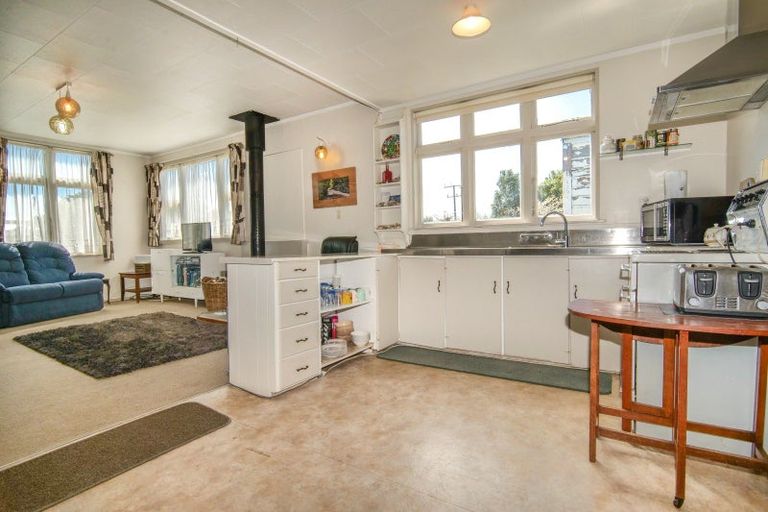 Photo of property in 3 Greenfield Street, Hector, 7822