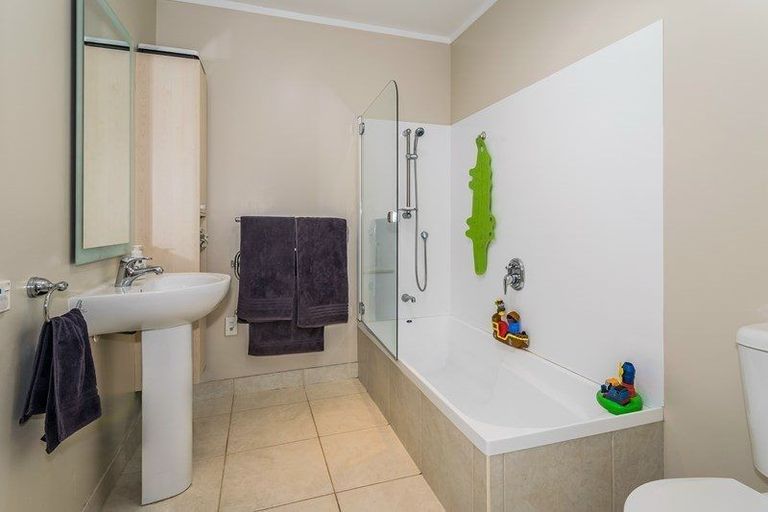 Photo of property in 41 Greenhithe Road, Greenhithe, Auckland, 0632