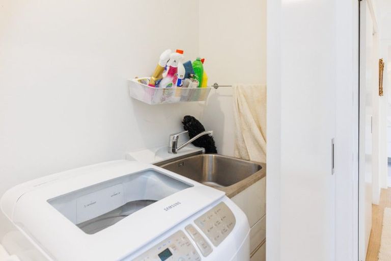 Photo of property in 121 Cashmere Drive, Fitzherbert, Palmerston North, 4410