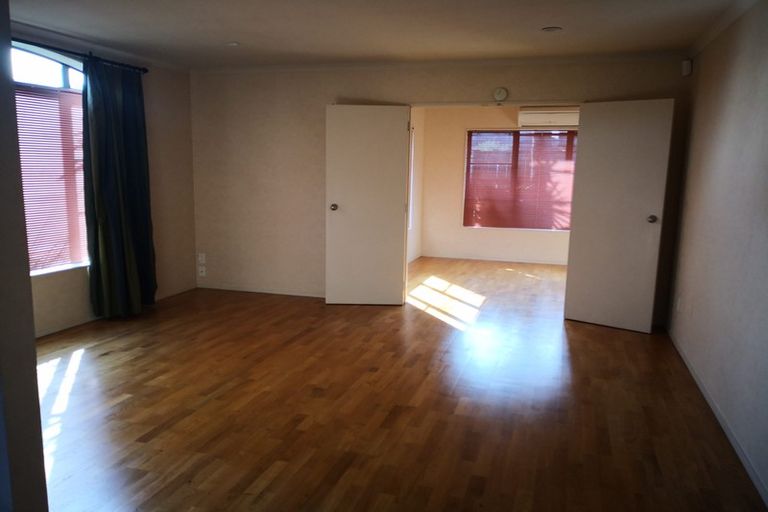 Photo of property in 20 Erne Crescent, East Tamaki, Auckland, 2016