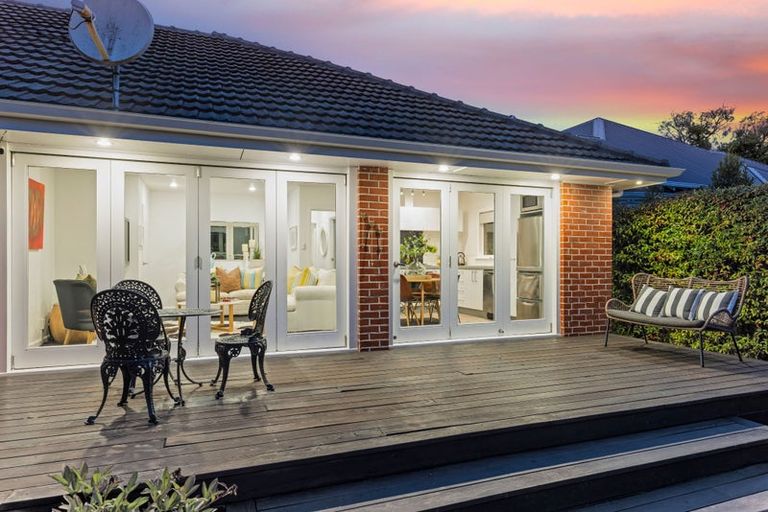 Photo of property in 2/110 Leinster Road, Merivale, Christchurch, 8014