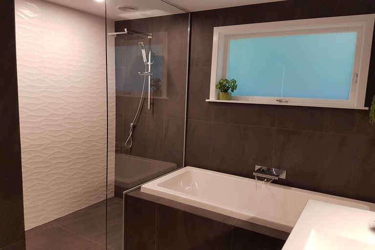 Photo of property in 12 Alston Avenue, Kelston, Auckland, 0602