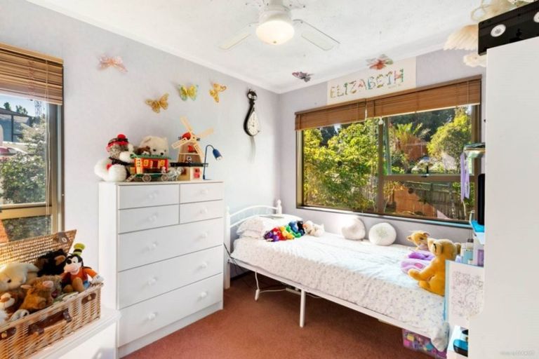 Photo of property in 44 Hiwihau Place, Glenfield, Auckland, 0629