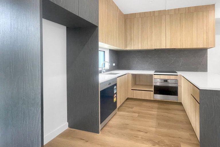 Photo of property in 66 Parkwood Avenue, Westgate, Auckland, 0614