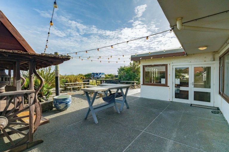 Photo of property in 1 Waimea Road, Waikanae Beach, Waikanae, 5036