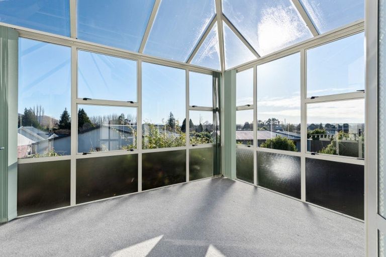 Photo of property in 43 Aotea Crescent, Gore, 9710