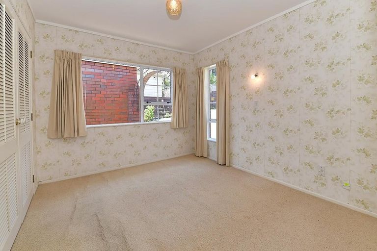 Photo of property in 2/71 Browns Bay Road, Browns Bay, Auckland, 0630