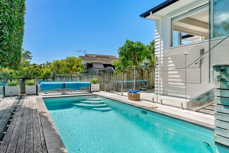 Photo of property in 9 Penzance Road, Mairangi Bay, Auckland, 0630