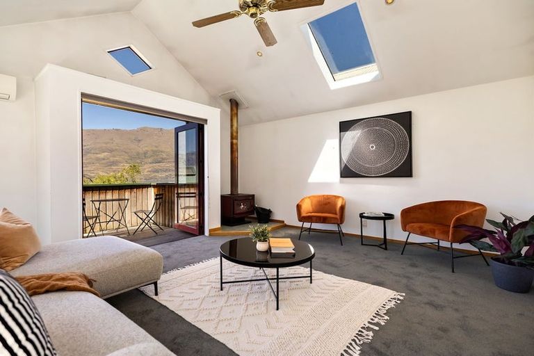 Photo of property in 22b Evergreen Place, Sunshine Bay, Queenstown, 9300