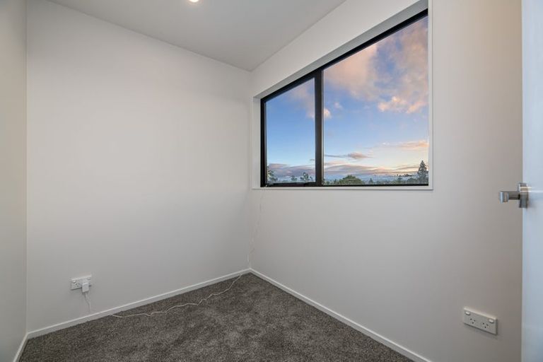 Photo of property in 5/17 Kingdale Road, Henderson, Auckland, 0610