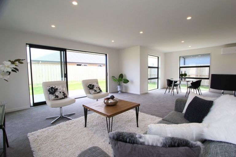 Photo of property in 17 Northmoor Boulevard, Rolleston, 7615