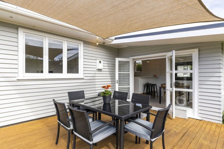 Photo of property in 9 Trafalgar Street, Westown, New Plymouth, 4310