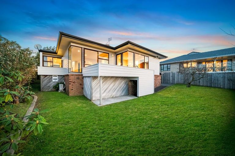 Photo of property in 10 Toroa Street, Torbay, Auckland, 0630