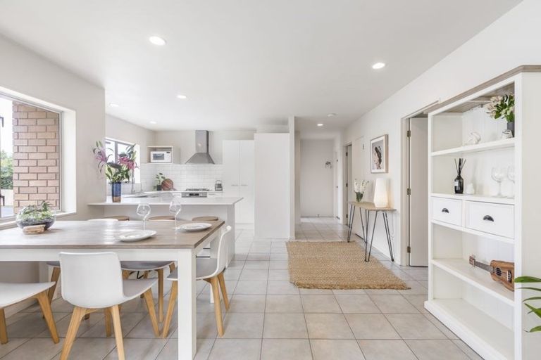 Photo of property in 26 Aotea Road, Glen Eden, Auckland, 0602