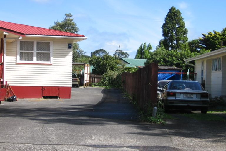 Photo of property in 2/121 Riverpark Crescent, Henderson, Auckland, 0610