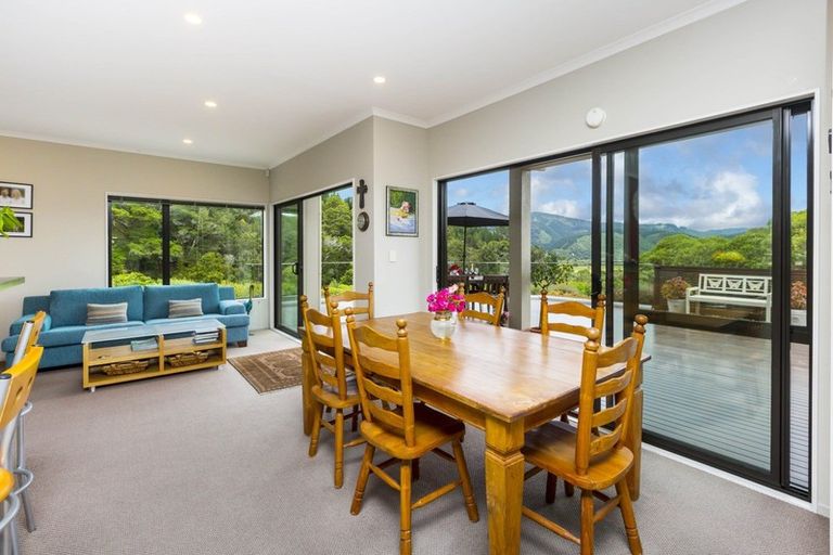 Photo of property in 12 Sylvan Way, Silverstream, Upper Hutt, 5019