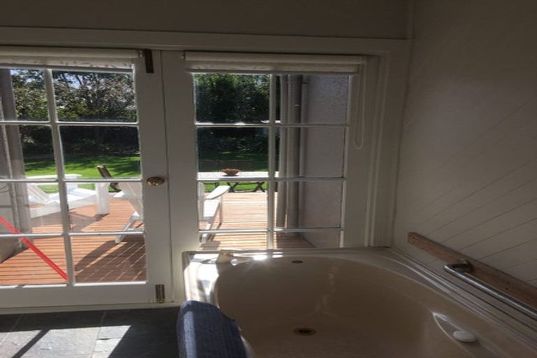 Photo of property in 5 Beachville Road, Redcliffs, Christchurch, 8081