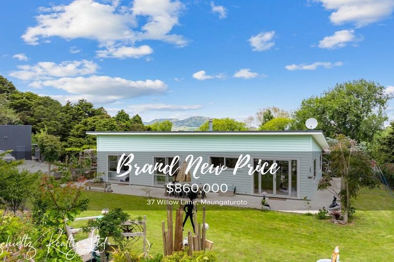 Photo of property in 37 Willow Lane, Maungaturoto, 0588