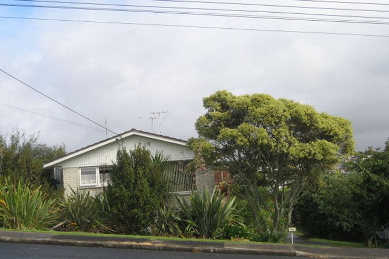 Photo of property in 2/180 Coronation Road, Hillcrest, Auckland, 0627
