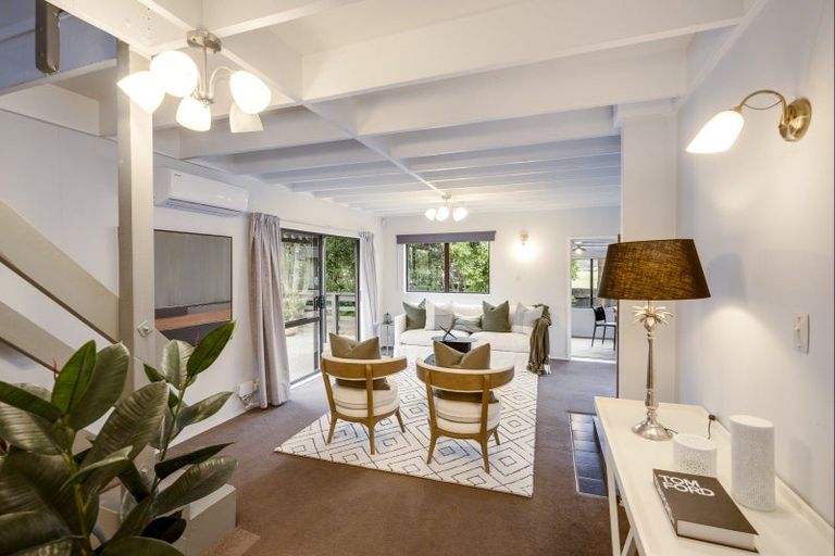 Photo of property in 141 Tait Drive, Greenmeadows, Napier, 4112