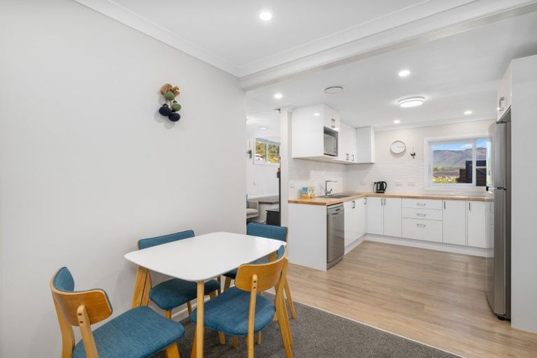 Photo of property in 12 Arthur Crescent, Waikawa, Picton, 7220