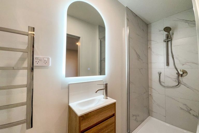 Photo of property in 3/6 James Street, Bayview, Auckland, 0629