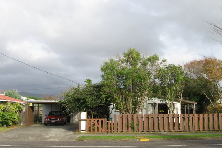Photo of property in 1 Park Avenue, Waikanae, 5036