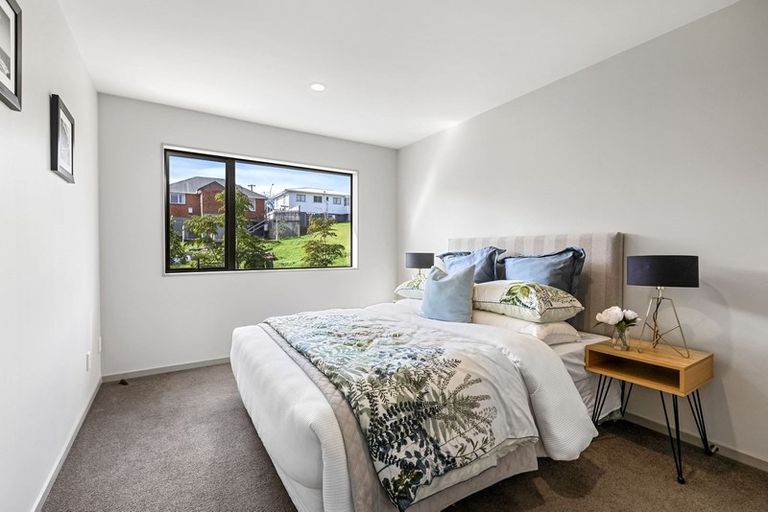 Photo of property in 33 Kilkelly Avenue, Pinehill, Auckland, 0632