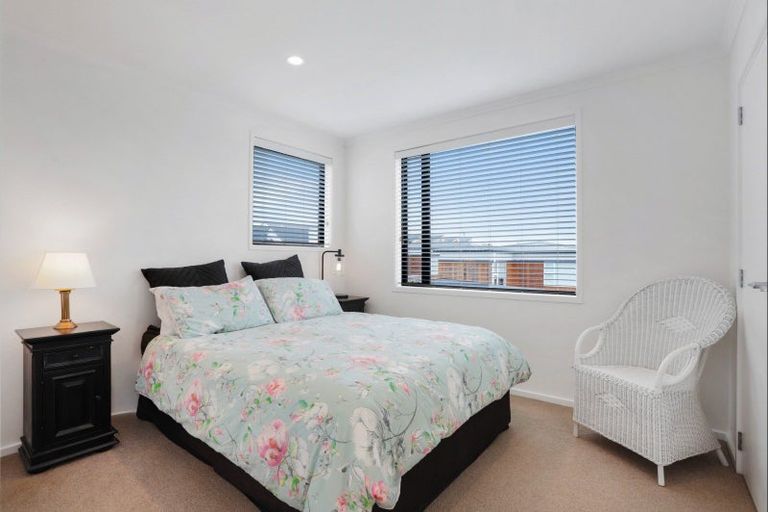 Photo of property in 22 Frank Gill Road, Hobsonville, Auckland, 0616