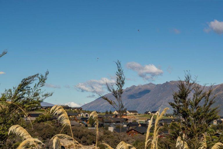 Photo of property in 8 Falconer Rise, Jacks Point, Queenstown, 9371